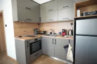 2 Bed Apt - Sleeps 4 Terrace & Pet Friendly