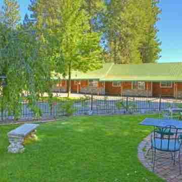 Strawberry Valley Inn Hotel Exterior