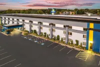 Days Inn by Wyndham Fort Smith Hotels near St. Scholastica Monastery
