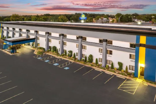 Days Inn by Wyndham Fort Smith