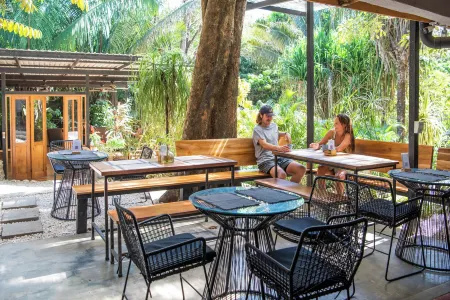 Believe Surf & Yoga Lodge Santa Teresa