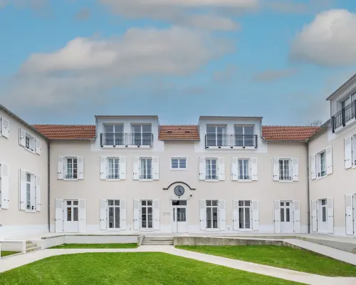 L'Horloge Hotels in Montevrain