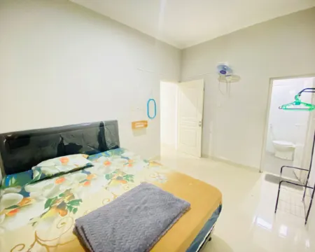Villa Grand Taman Dau - 3 Bedrooms Hotels in Dau