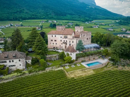 Schloss Freudenstein Отели рядом с достопримечательностью «Monticolo Lake»