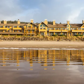 The Ocean Lodge Hotels near Haystack Hill State Park