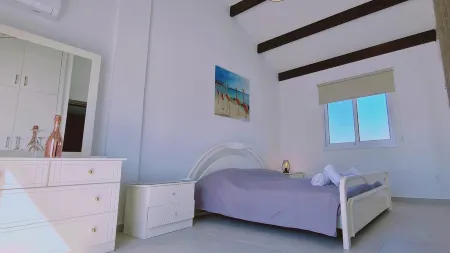 48 PER - Mellissa Villa