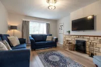 Bright & Spacious 3 Bd in the Centre of Bourton! Hotels in Bourton-on-the-Water