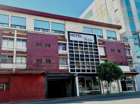 Hotel Leon Отели рядом с достопримечательностью «Hong Kong Gentlemen’s Club»