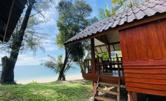 Sunny Cove Beach Resort Koh Phayam