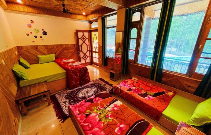 Chalo Challal Hotel & Cafe