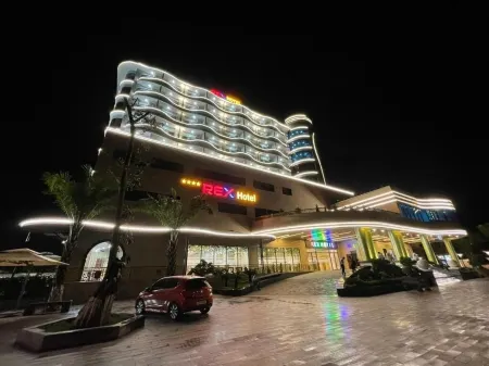 Rex Hotel Binh Dinh - by BAY LUXURY Отели в г. Phu Cat District