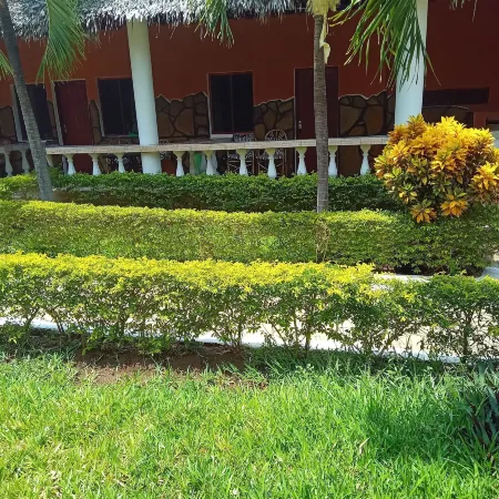 Diani Campsite and Cottages