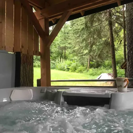 Slopes & Spokes-Alaska with Large HOT TUB