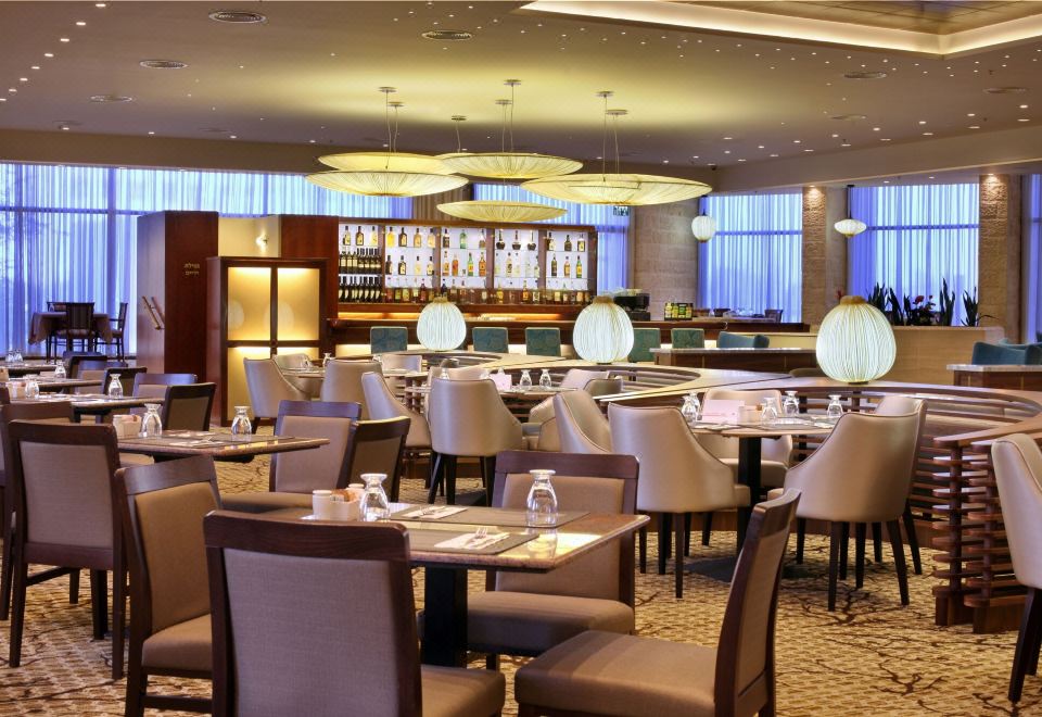 1. Ramada J..