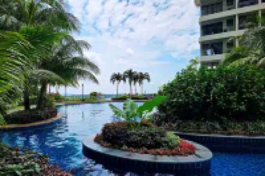 Country Garden Danga Bay by Widebed JB