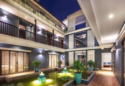 5. 아이라 부티크 ..