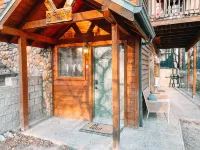 Private Forest Retreat | Ruidoso Couples Escape Hotels in Ruidoso