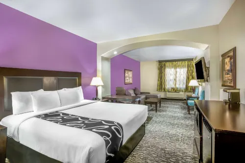 La Quinta Inn & Suites by Wyndham Kyle - Austin South Hotels in Kyle