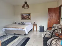 Pousada Caminhos da Vila Chantal Các khách sạn gần Casa - Chalé Condomínio Estância das Águas Claras