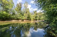 Rustic Retreat - Firepit, Pool Table, Porch, WiFi Hotels in Berkeley County