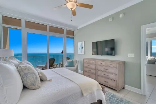 Luxury 4BR Beachfront Corner Unit, Panoramic Gulf Views, Lazy River, Indoor Pool