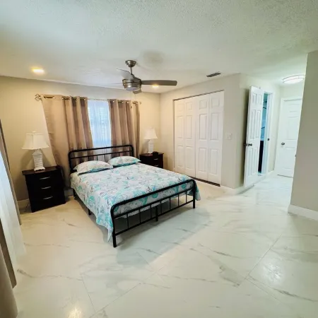 Charming Two bedroom house near Beaches and Tampa Bay attractions.