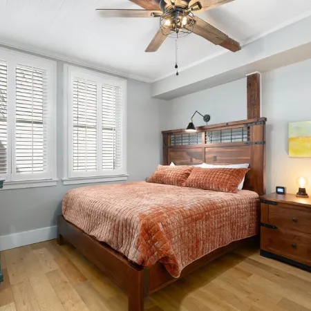 Casa de Oro – Luxe Comfort in the Heart of Old Bisbee Private Yard & EV Charger!