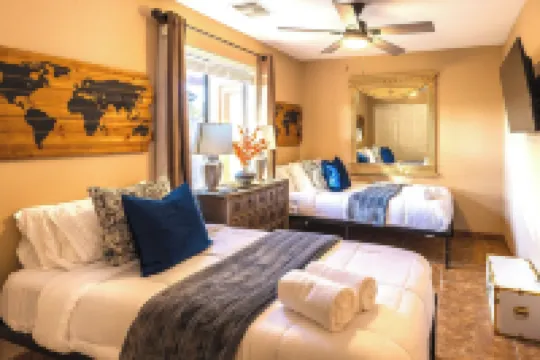 Beautiful 2-Story house in delightful Scottsdale!