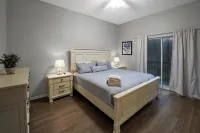 Fits 7+, Near Disney, Newly renovated, On resort property