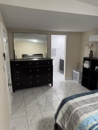 Cozy 2-bedroom apartment 3 mins away fromTampa Int’l airport