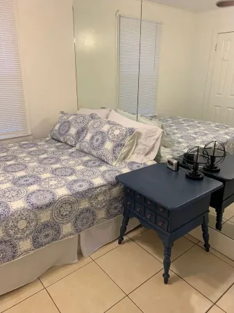 Charming cottage with AC in St. Augustine - 3 bedrooms available