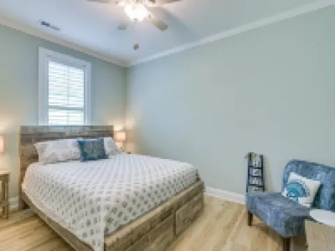 The Mermaid Cottage! Centrally Located, Pool, and Loaded with Extras! 沙洛特酒店