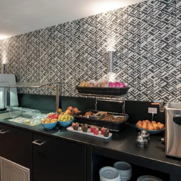 Hôtel Pax Отели рядом с достопримечательностью «Парк Бертран»