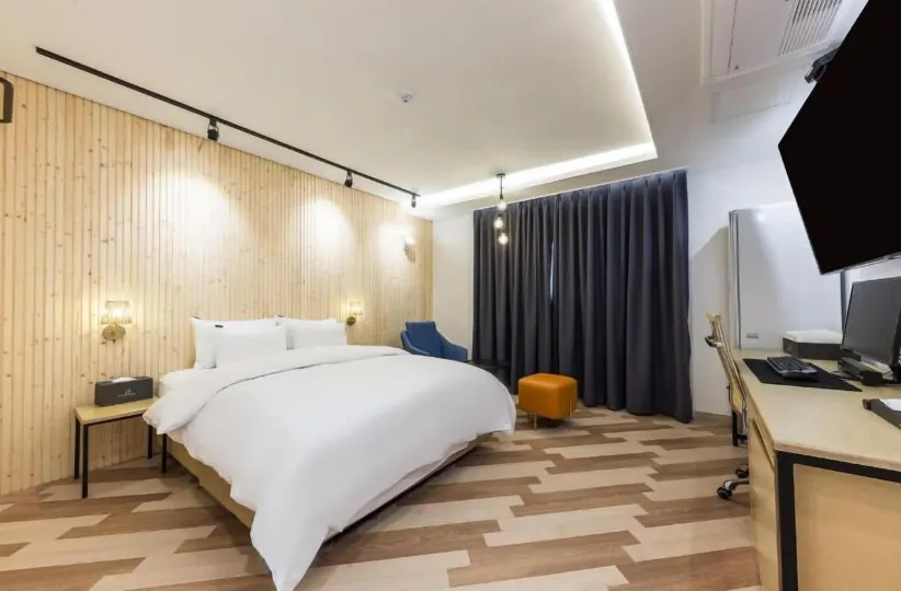 Aden Hotel