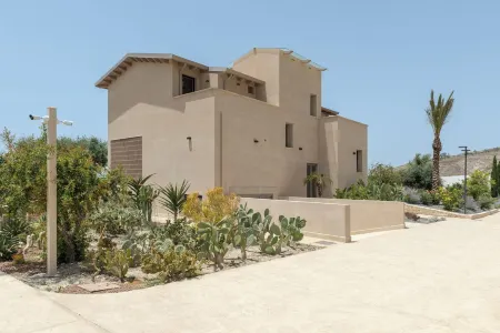 Terreforti Luxury Village Отели в г. Наро