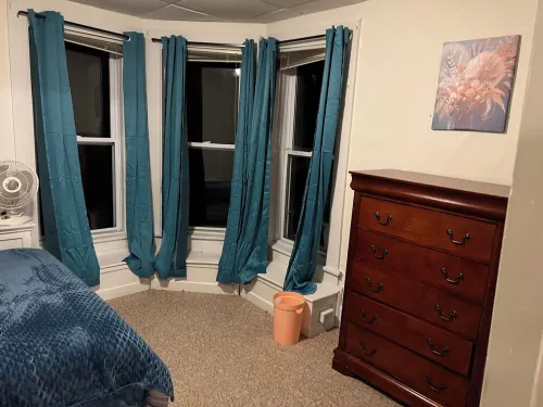 Charming 3-bedroom townhome with WiFi, in central location in Potsdam Village