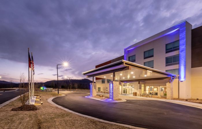 Holiday Inn Express & Suites MARION by IHG