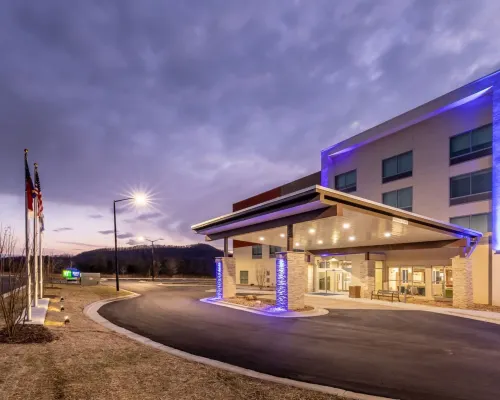 Holiday Inn Express & Suites MARION by IHG Hotels in McDowell County