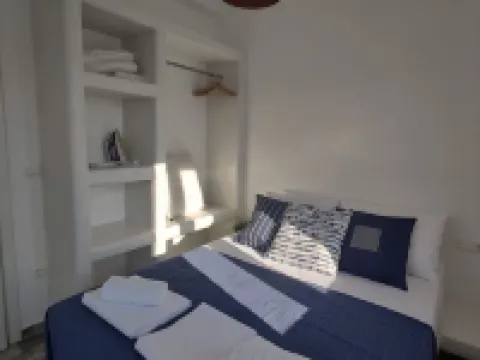 Alos Seafront Gem - Loutra Seaview Escape Hotels in Kythnos