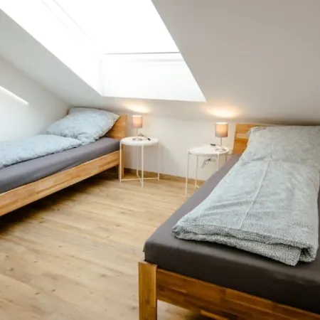 Modern and bright vacation apartment with Hutewald view Отели в г. Фёль