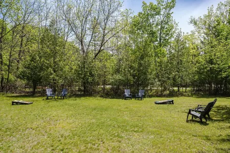 Stunning 5-bedroom, 4.5-bath Bluff home with Spectacular, Panoramic Bay Views