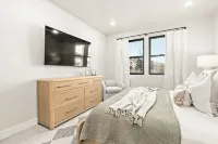 New 3-bedroom condo 2 minutes from ski gondola