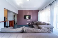 KhayaLethu Cottage 2 Cozy home, 10mins walk to the majestic falls. Lovely garden