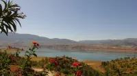 Nice little house with lake view