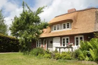 Fantastic thatched cottage on the North Sea coast with a separate sauna house Hotels in der Nähe von Dagebüll Mole