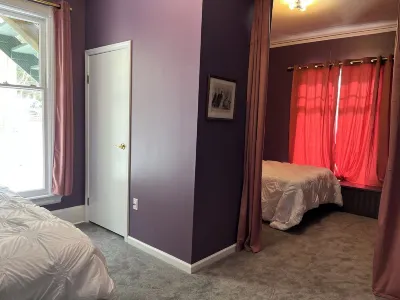 Charming 2-bedroom apartment with WiFi, AC in enchanting Ithaca