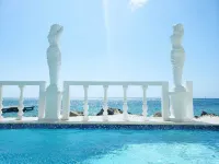 Luxurious Villa Fillipe 3-  Beach Front , Sea View: Spacious, Private Pool & AC