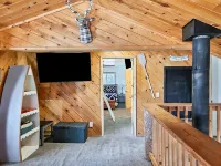 Sierra Pine Retreat w/Furnished Deck, BBQ & Outdoor Firepit