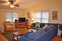 Agape House-Adorable Cottage Close to Town