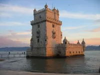 Charming Brick Wall Studio with patio in Belem